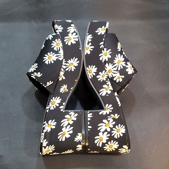 BRAND NEW BAMBOO NICHE-16 DAISY'S FLORAL EMBROIDERED DESIGN PLATFORM SANDAL - Picture 10 of 16